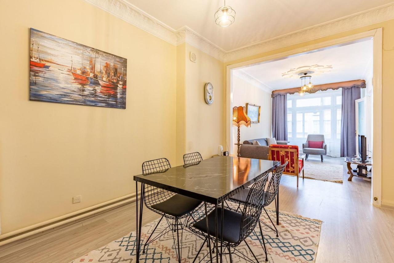 Charming Apartment Surrounded By Vibrant Attractions In Kadikoy Istanbul Ngoại thất bức ảnh